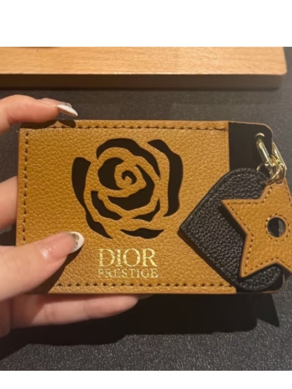Dior Prestige gift mirror with case - Picture 2 of 9